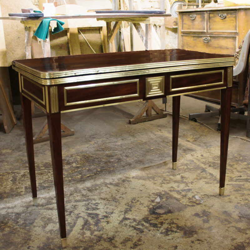 Ремонт стола жакоб